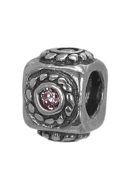 abalorio de forma cubica con adorno de piedra central 015_S2-040