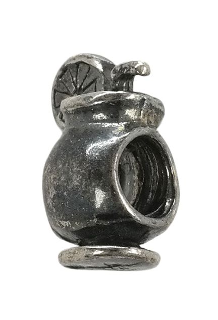 abalorio de plata vaso de limonada o sangría vista oblicua 015_S1-112_01