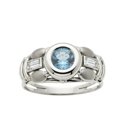 anillo de oro con topacio azul y circones baguette 001_4044005-OB