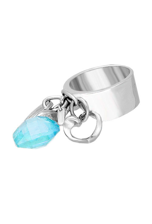 anillo de plata con fetiches corazones uno de ellos cuarzo color topacio azul foto para web toma lateral103_SR006A18_01