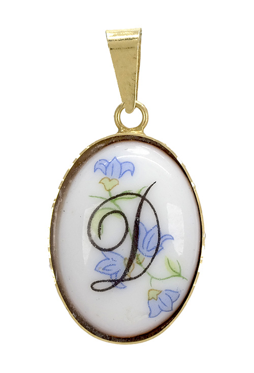 Colgante de oro amarillo, inicial D - foto 04 - rfcia 002_8463D