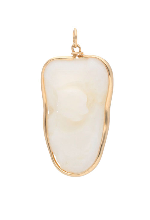 colgante oro amarillo 18 kilates hueso de corvina precio barato joyeria online foto de frente