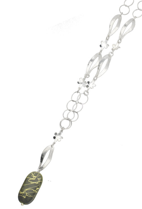 collar de plata 80 cm de largo con motibo madera decorada 057_90448-0300_01