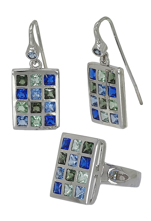 Conjunto de oro blanco de pendiente y sortija con cuarzos azulados total 170_8092