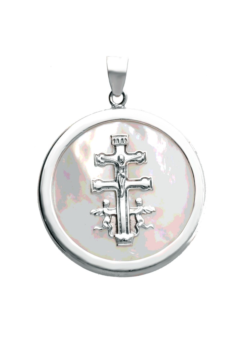 cruz de plata caravaca sobre base de nacar con bisel toma de frente