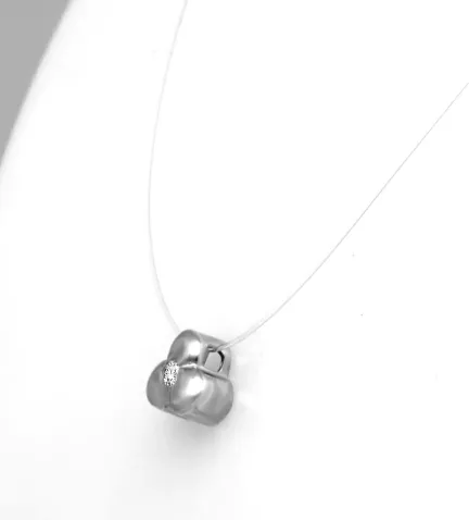 gargantilla de oro motivo trebol oro blanco colgando de nylon toma detallada