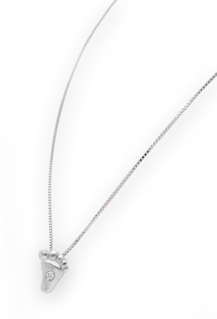 gargantilla oro blanco 18 kilates con diamante motivo pie de bebe regalo para mama foto para web toma lateral