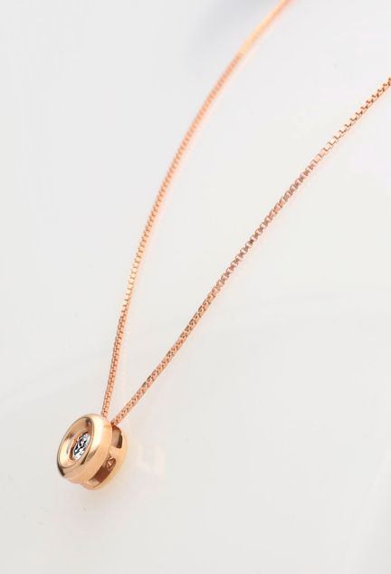 gargantilla oro rosa 18 kilates cadena veneciana y chaton con diamante fotografia toma lateral