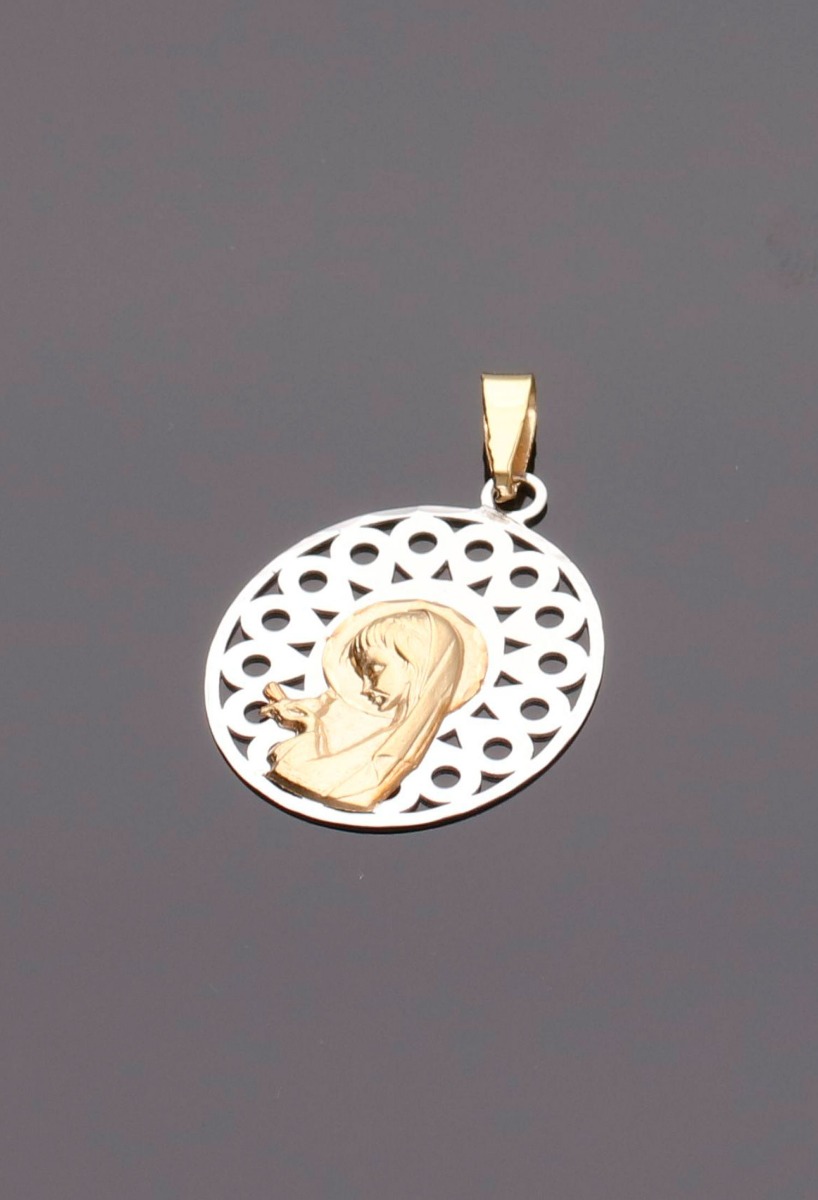 medalla oro 18k bicolor virgen niña vista sin recortar