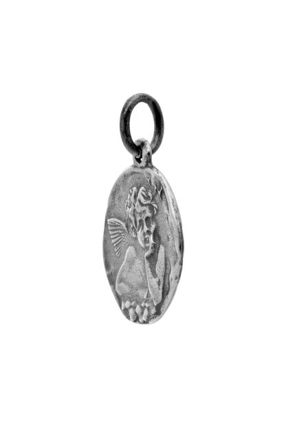 medalla de plata envejecida angel de la guarda fotografia lateral para web el rubi joyeros