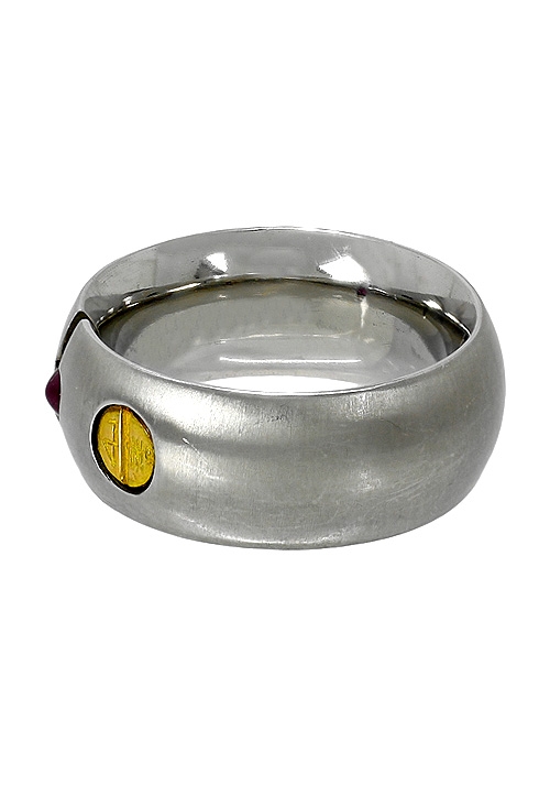 ocasion anillo de acero y oro con rubi fino foto tumbada142_0375-1_02