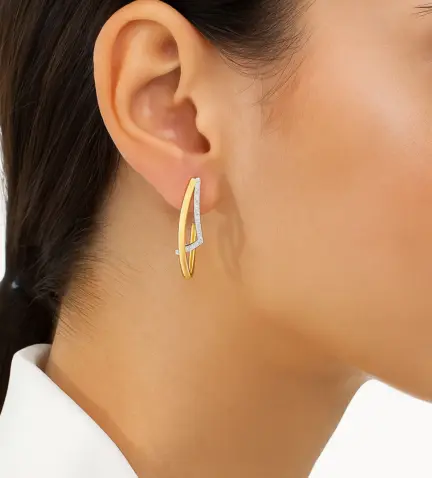 pendientes-de-oro-bicolor-18k-con-brillantes-160_4101064_Modelo mujer