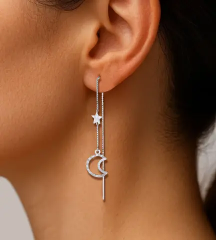 pendientes-de-oro-blanco-cadena-veneciana-luna-y-estrella-100_C1024 modelo mujer