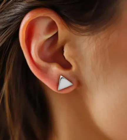 pendientes-de-plata-triangulos-266-32010756-1-1 modelo mujer