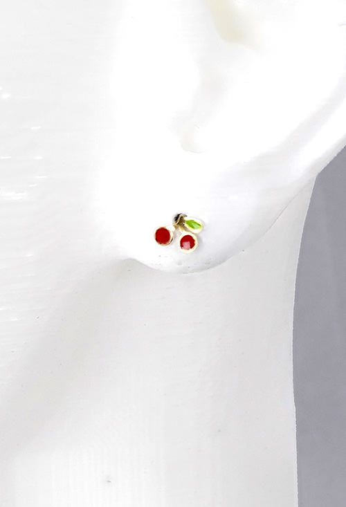 pendientes de oro racemo de cerezas esmaltados en colores rojo y verde foto modelo 002_53228-P_02