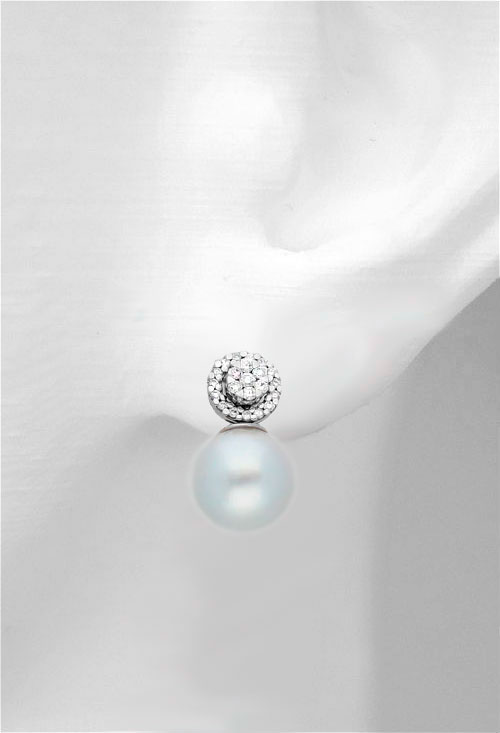 pendientes 3 en 1 oro blanco 18 kilates perlas australianas y diamantes vista principal en maniqui oreja