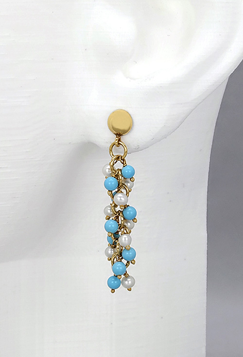 Pendientes largos de oro amarillo de ley de 18 kilates con perlas cultivadas y turquesas en forma de racimo en joyeria online al precio mas barato peto