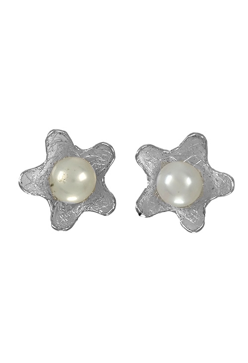pendientes plata y perla cultivada con forma de estrella foto frontal 200_P001-3