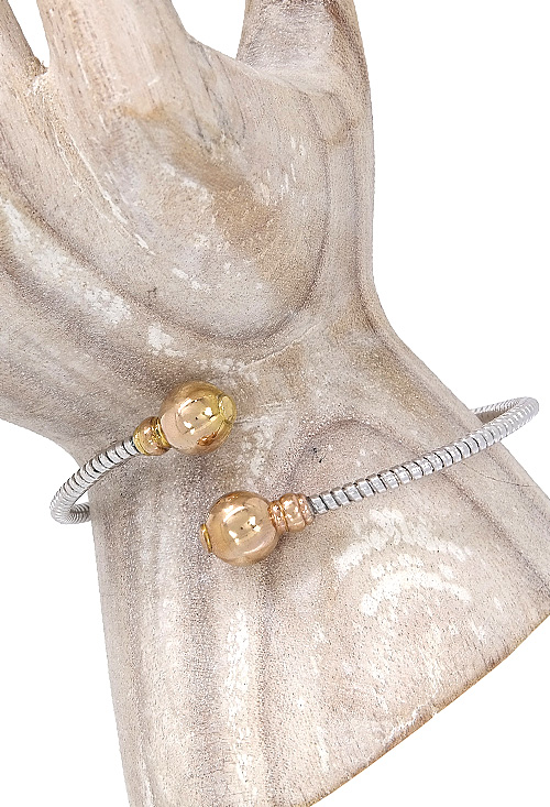 pulsera plata bicolor rigida de aro puesta en mano de maniqui 200_PPU1986_03