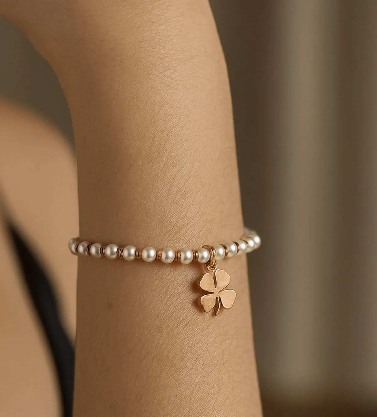 pulserade plata y perlas 200_ppu2616 vista modelo