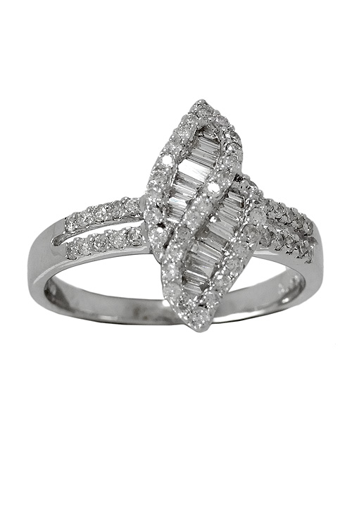 Sortija mujer oro blanco 18 ktes con diamantes. 082_124742