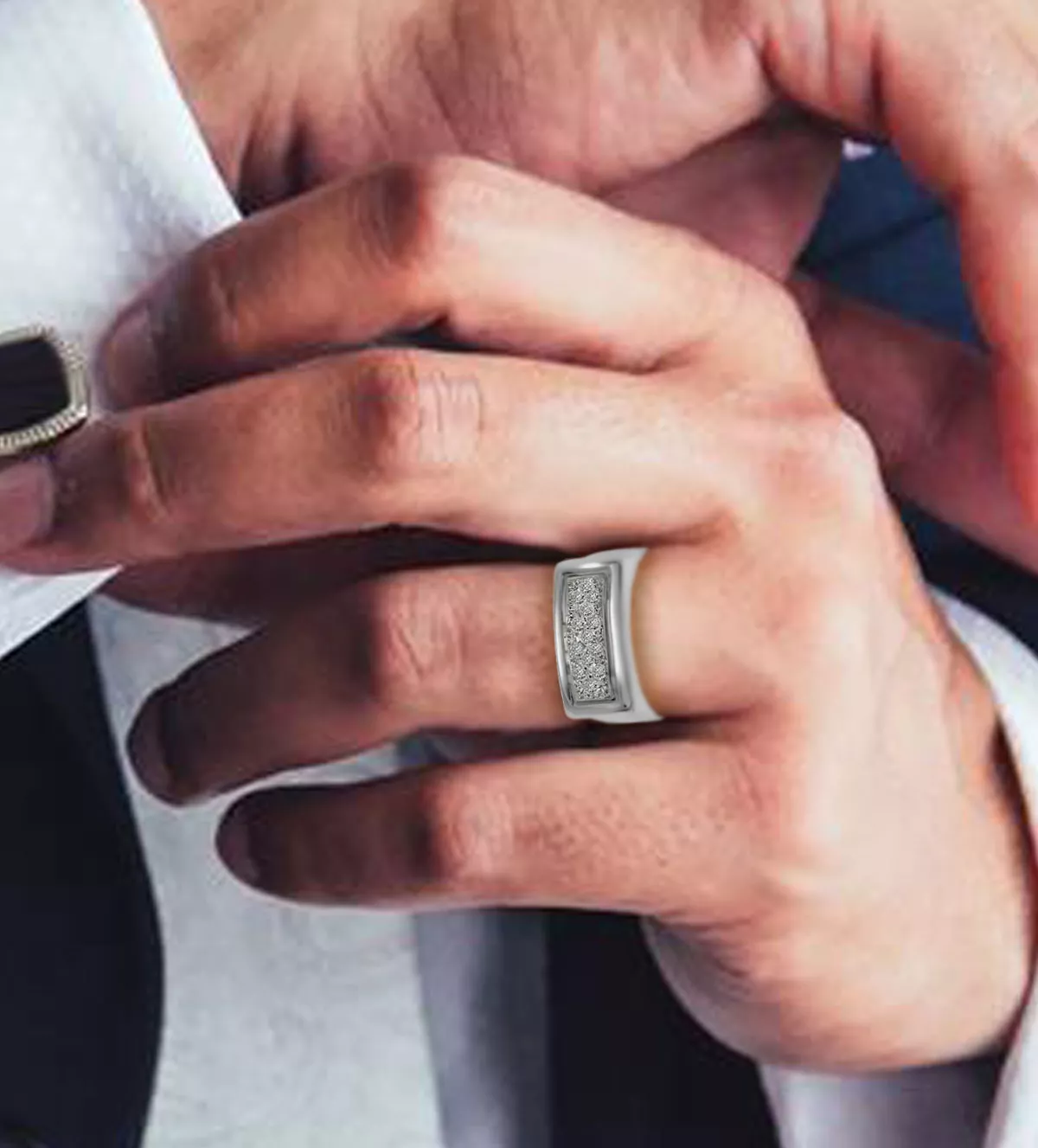 anillo oro blanco con diamantes para hombre