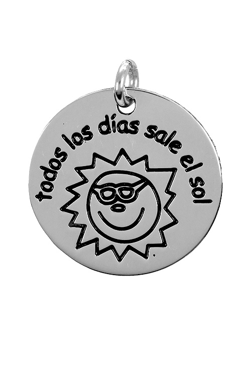 Charm de plata para pulsera. disco con leyenda -todos los dias sale el sol- - foto 3 - rfcia.266_024273-1-10-7