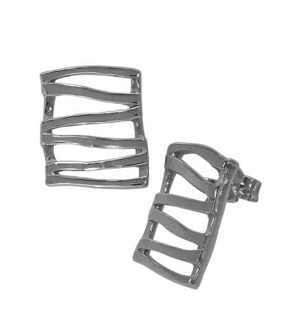 pendientes de plata cercado vista lateral