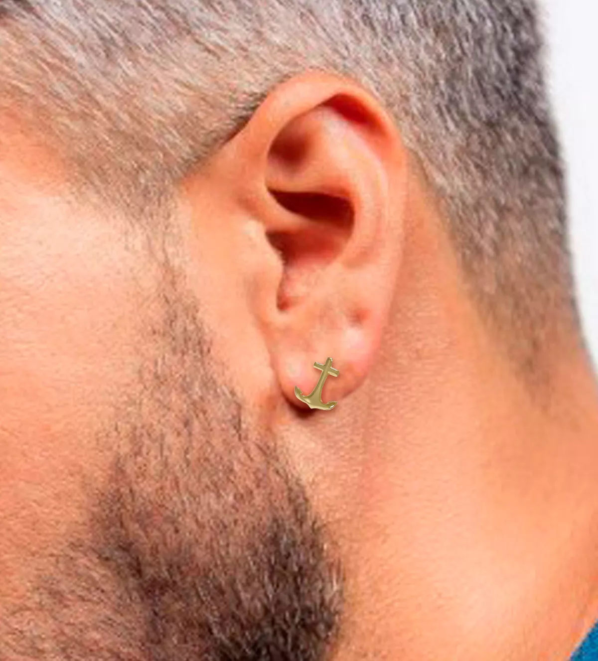 pendiente ancla plata chapada vista modelo masculino