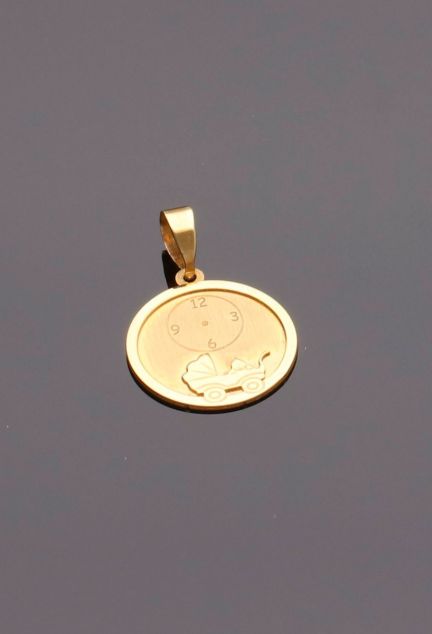 medalla disco para bebe reloj y cochecito toma fisica sin recortes sobre fondo negro