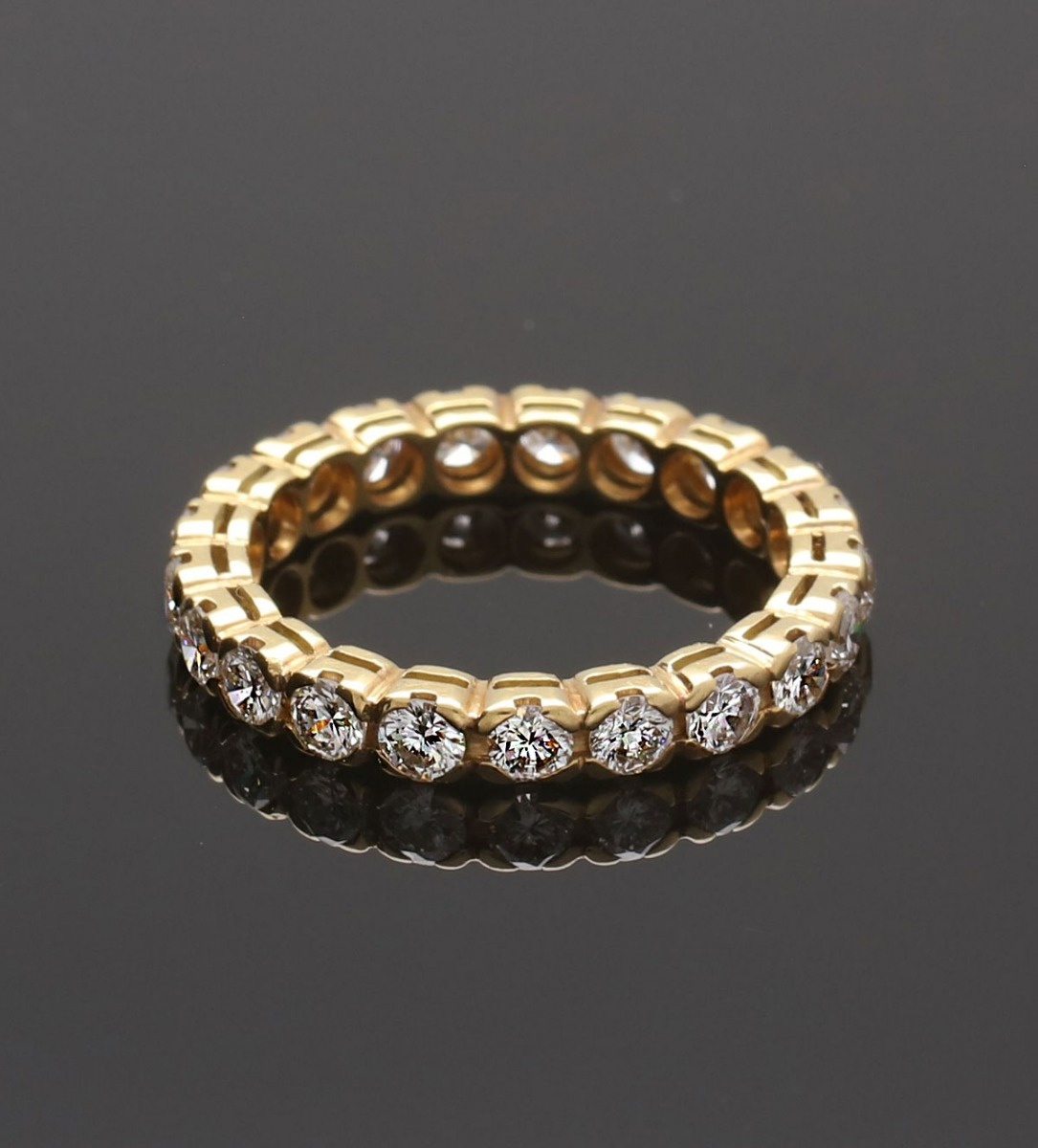 anillo oro amarillo 18 ktes con diamantes alianza completa foto sin retocar
