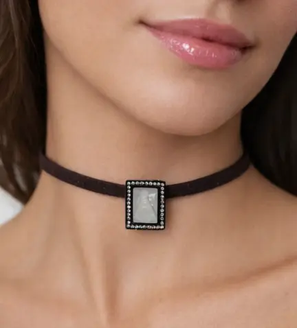 choker-de-seda-negra-con-medalla-de-nacar-295_PVOL73568