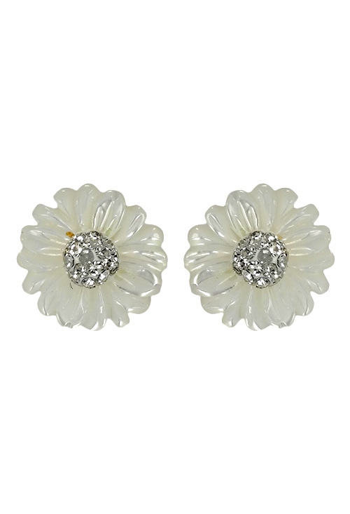 pendientes nacar y plata forma flor vista frontal 295_PPBR34285