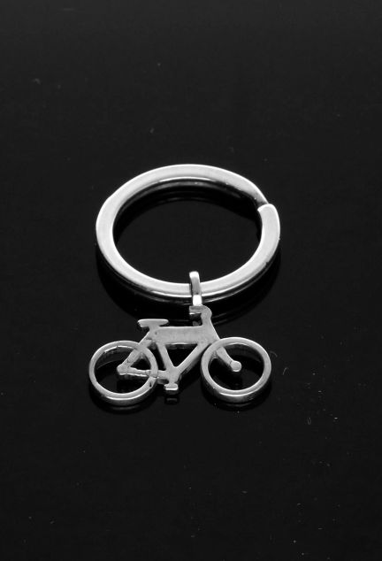 Llavero plata de ley bicicleta 266_096280-1-1 fondo negro