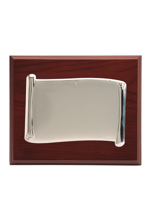 placa homenaje chapa bilaminada en plata y base de madera barnizada 135_P-1733