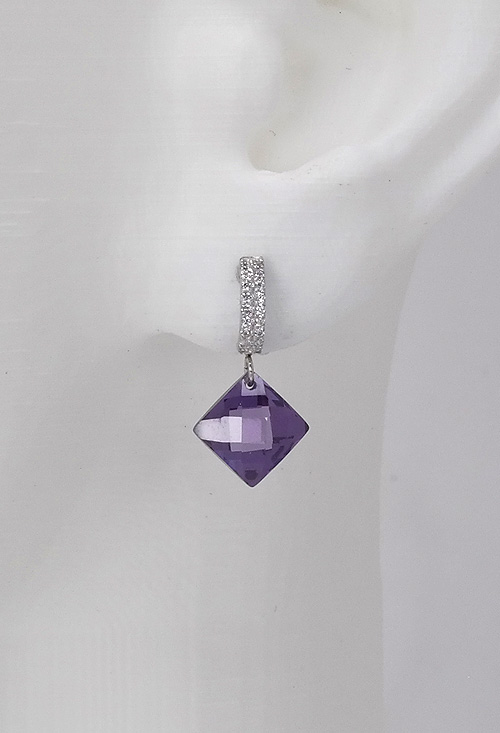 pendientes largos de oro blanco 18k con circonitas y amatistas foto en maniqui precio especial online muy barato 030_3441B-1_02