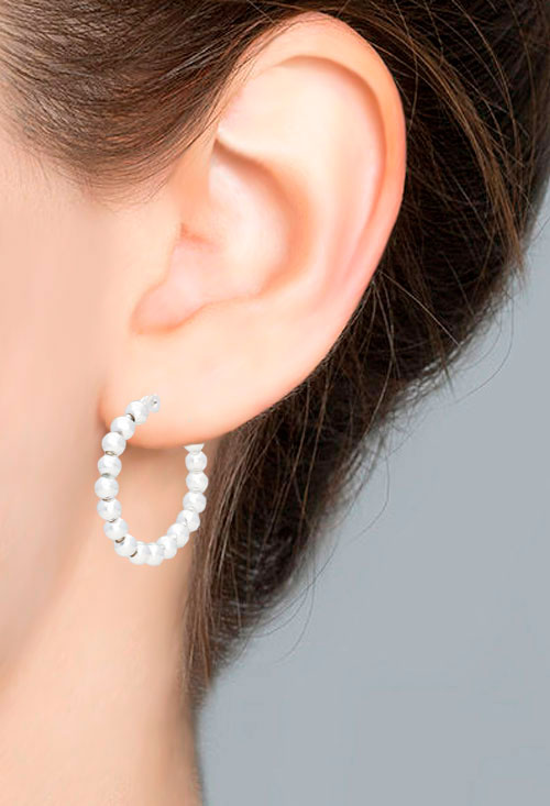 pendientes de aro modelo bolas vista en modelo 240_AROB4-25_01