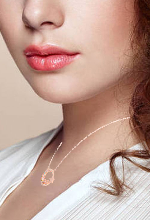 gargantilla plata chapada rose luna estrella e infinito fotografia modelo