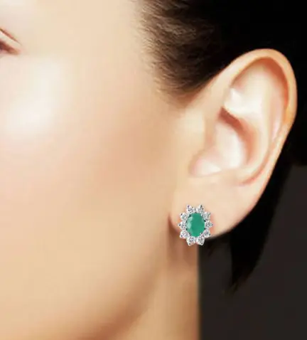 pendientes de oro blanco con esmeralda y circones 002_4468B-P-E modelo mujer