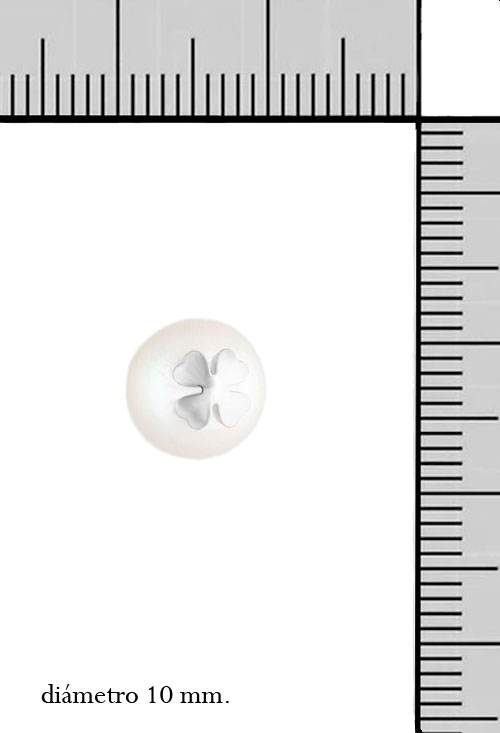 pendientes de perla montada en plata motivo trebol fotografia toma con medidas para web