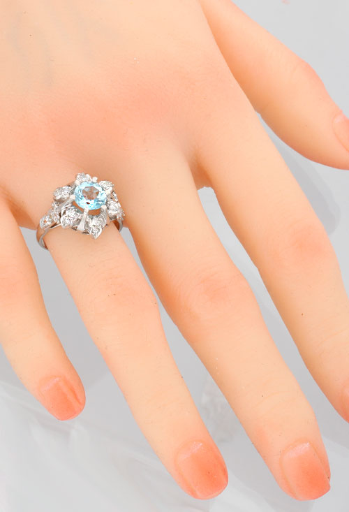 anillo antiguo oro blanco topacio y diamantes vista maniqui para web el rubi joyeros