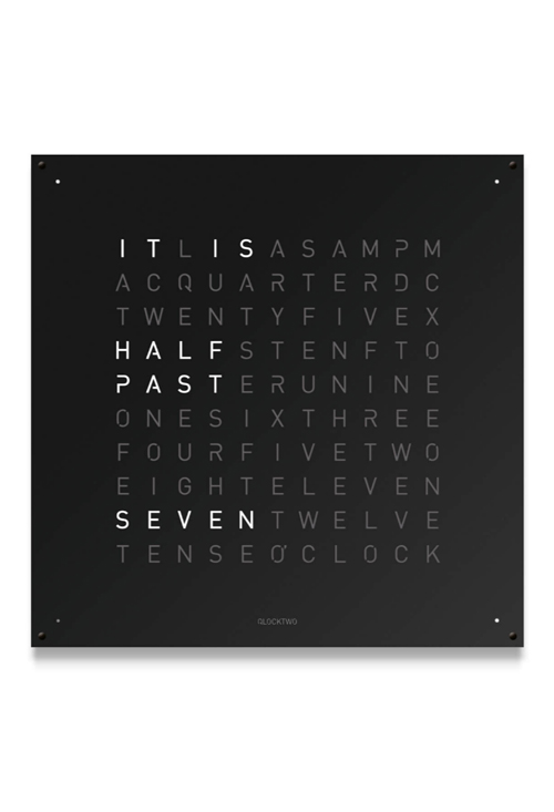 Qlocktwo Stainless Steel Black Pepper reloj pared grande 90x90 Cms frontal