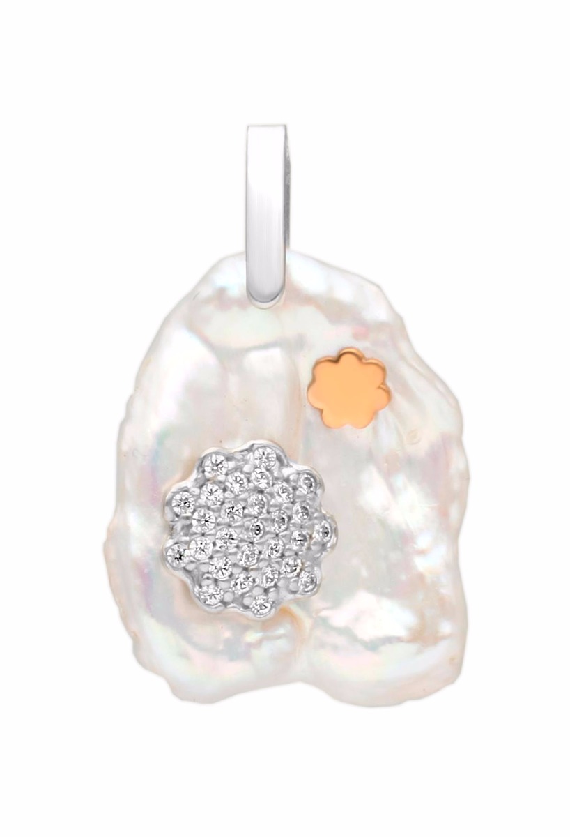 colgante oro y nacar con circonitas foto toma principal