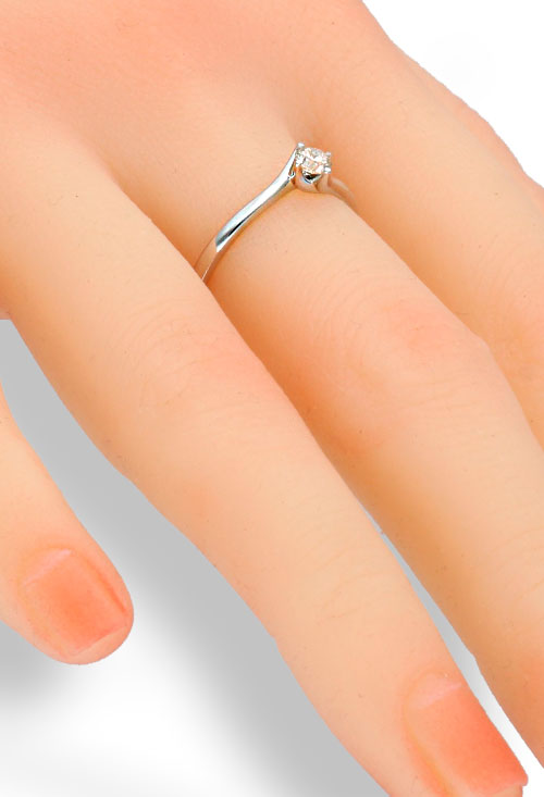 anillo compromiso oro blanco 18k y diamante brazo cruzado foto para la joyeria online el rubi joyeros toma cinco