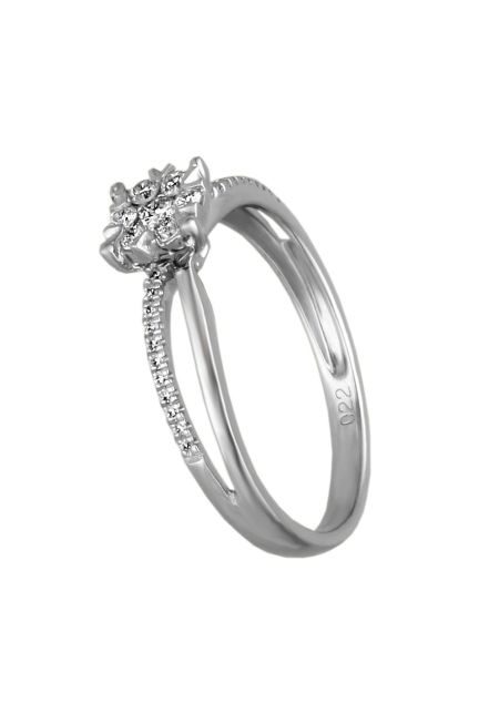 sortija pedida oro blanco 18 kilates con diamantes brazo trenzado con roseta engaste invisible fotografía lateral para parrilla web