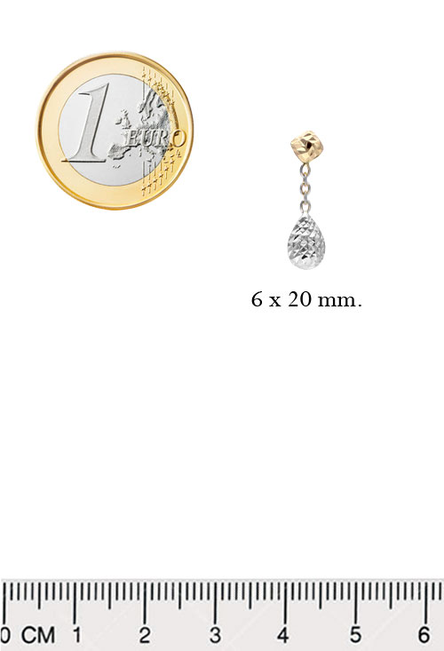 pendientes largos oro blanco y amarillo perilla acabado martelle colgando de cadena y motivo romboide fotografia medidas para exposicion en el rubi joyeros