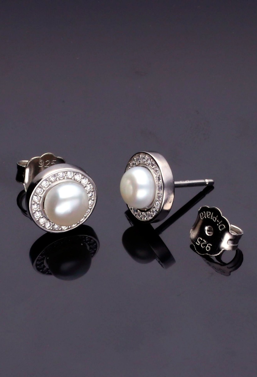 Pendientes de plata con circonitas y perla central 280_2024086 fondo negro