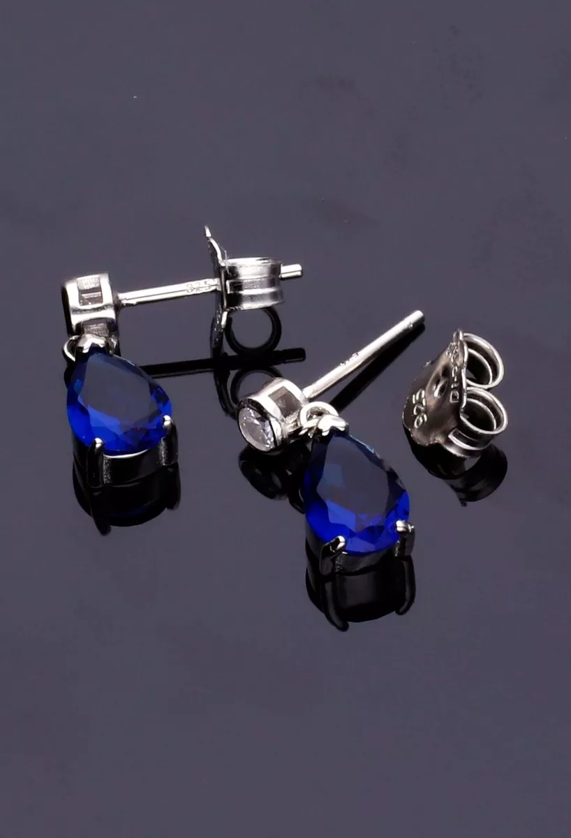 Pendientes de plata y circonita con piedra azul 280_2024090-Z foto fondo negro