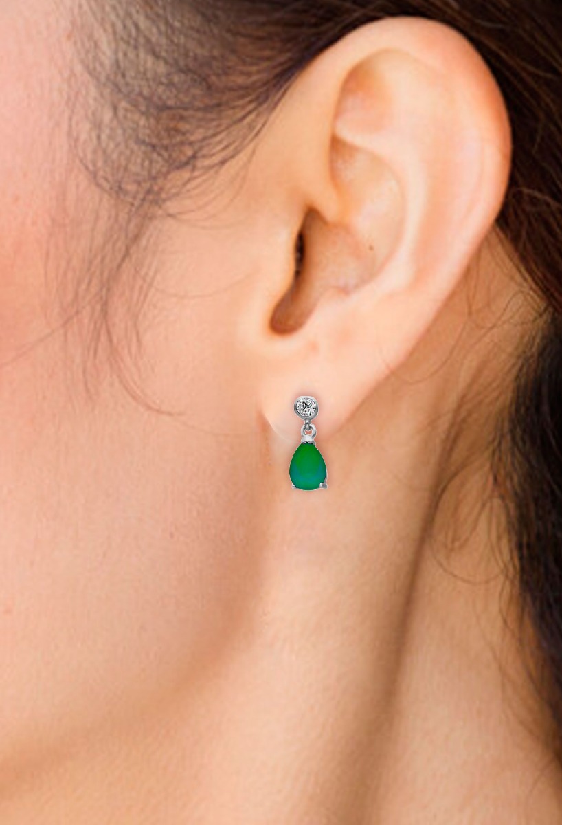 Pendientes de plata y circonita con piedra verde 280_2024090-E puesta