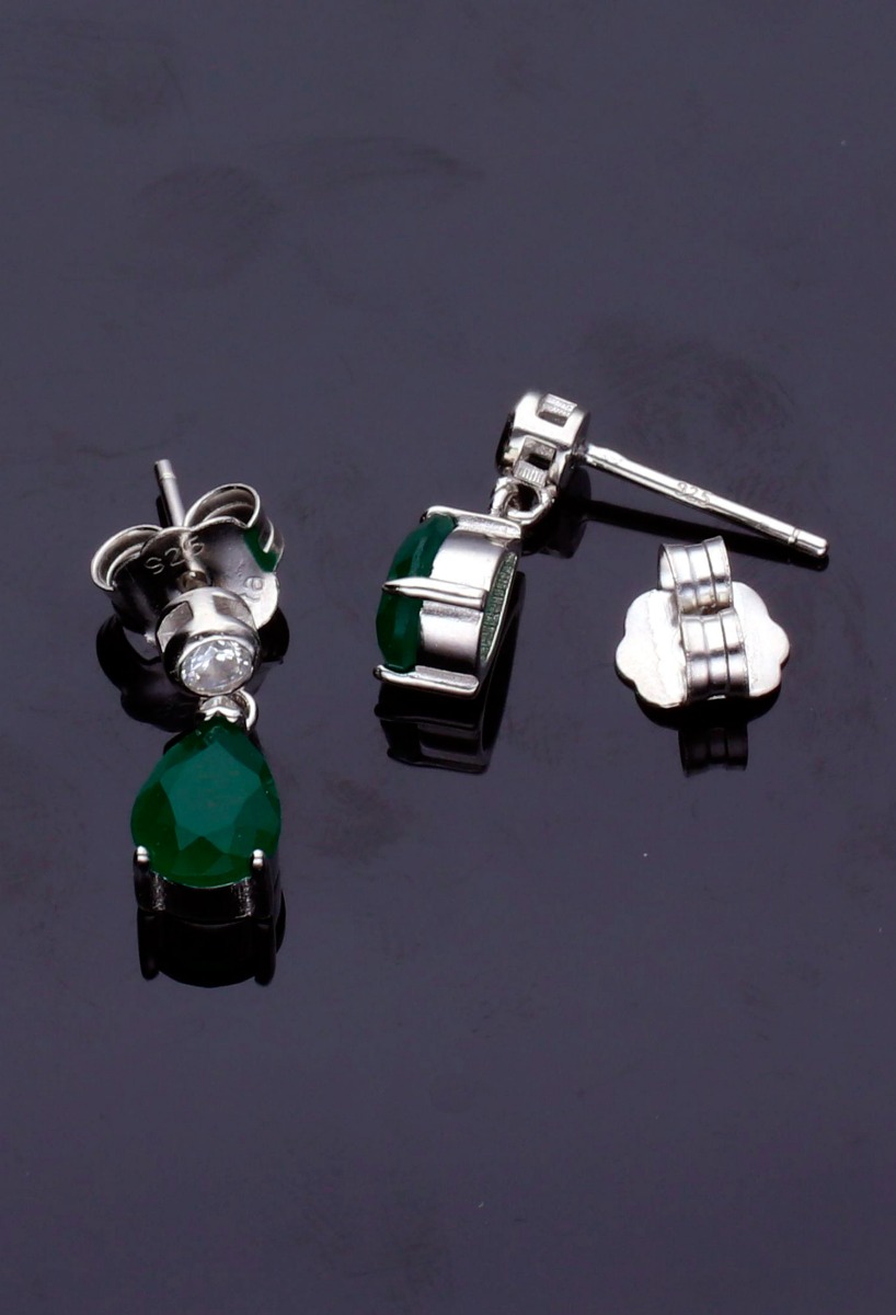 Pendientes de plata y circonita con piedra verde 280_2024090-E fondo negro